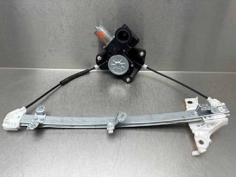 MECANISME VITRE ARRIÈRE GAUCHE Yaris IV (P21 / PA1 / PH1), Autos : Pièces & Accessoires, Vitres & Accessoires, Utilisé, Toyota