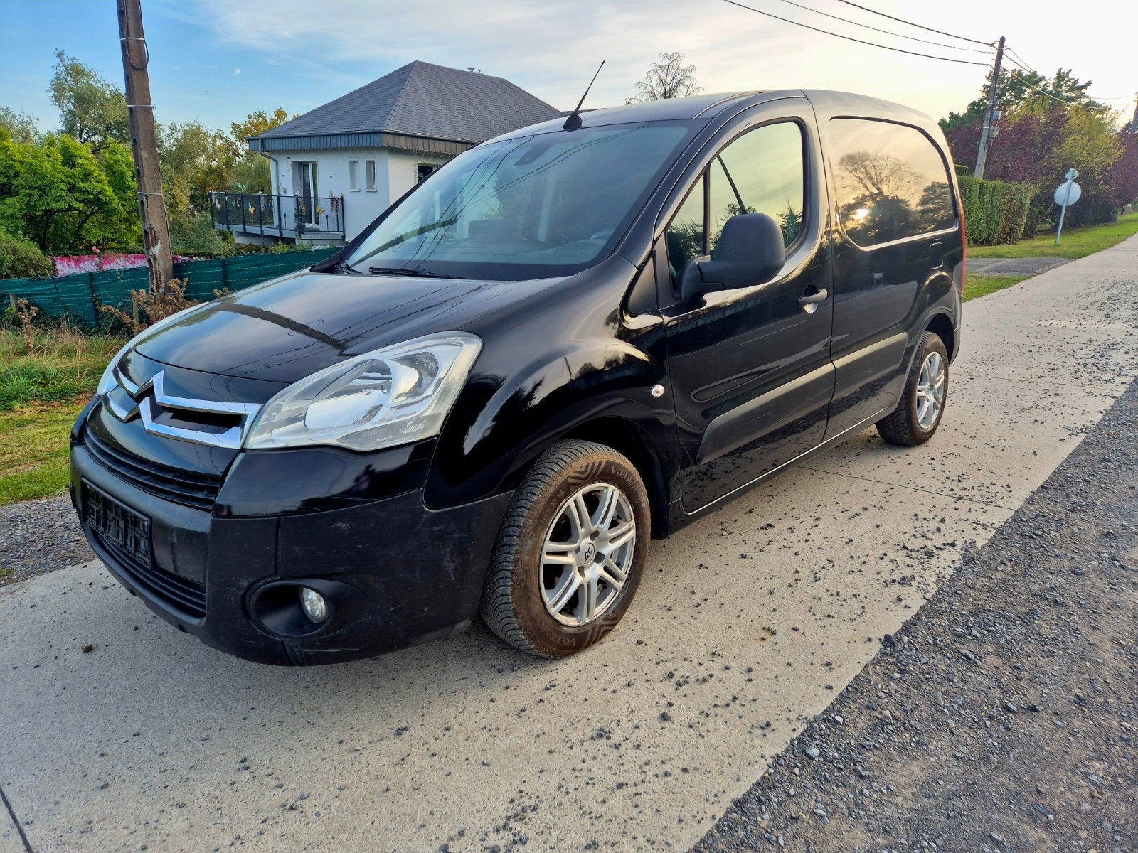 Citroën Berlingo 1.6Hdi " Utilitaire" 3Places, Attelage, Achat, Entreprise, Boîte manuelle, Noir