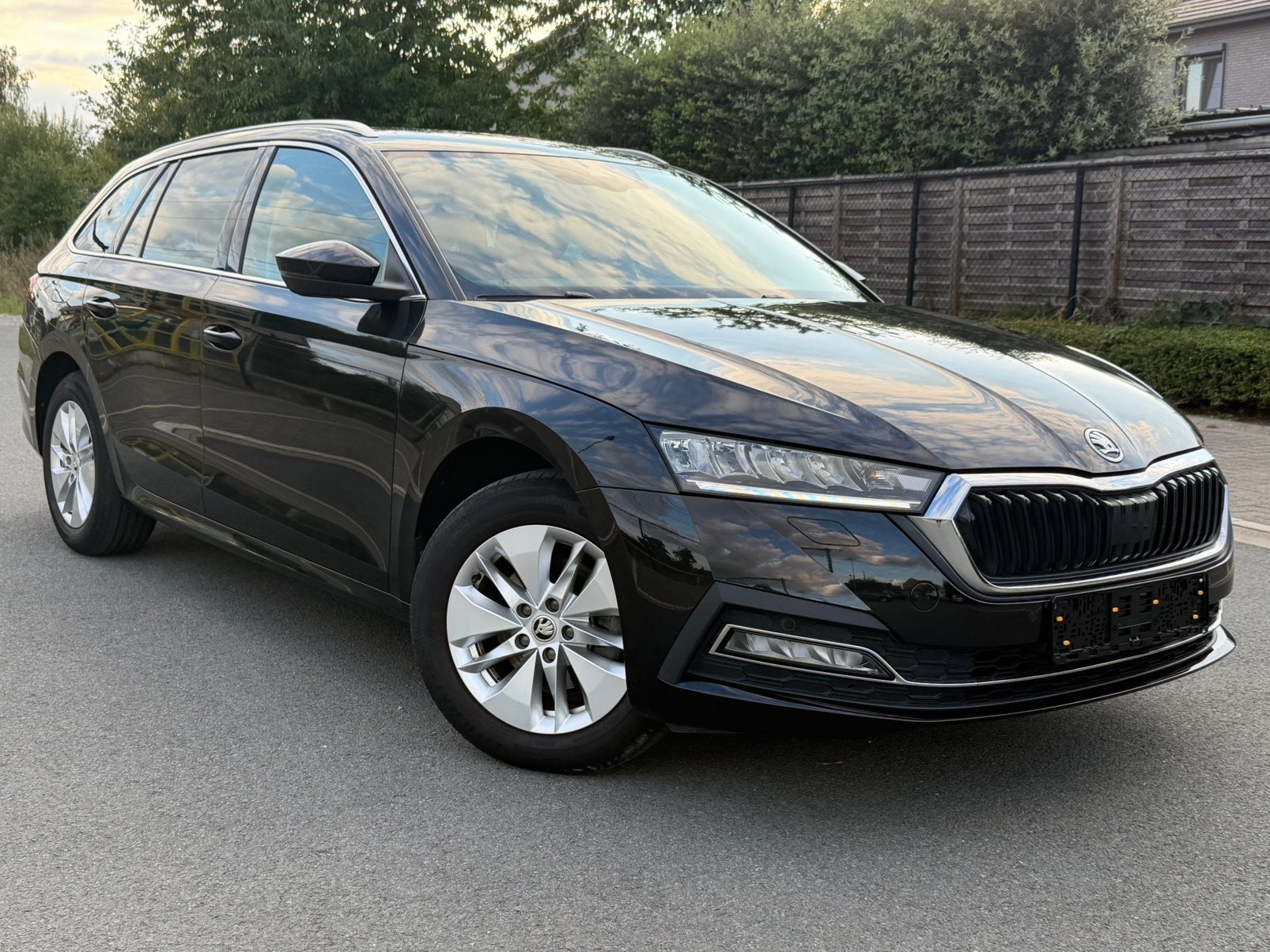 SKODA OCTAVIA/ BENZINE +ELEK/ AUTOMAAT/ 56000km/ GARANTIE, Autos, Achat, Entreprise, Noir, 5 portes