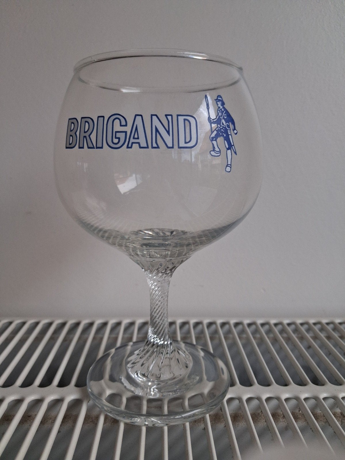 Verre Brigand vintage années 80/90 pied torsadé / Retro bier, Ophalen, Gebruikt, Glas of Glazen, Overige merken