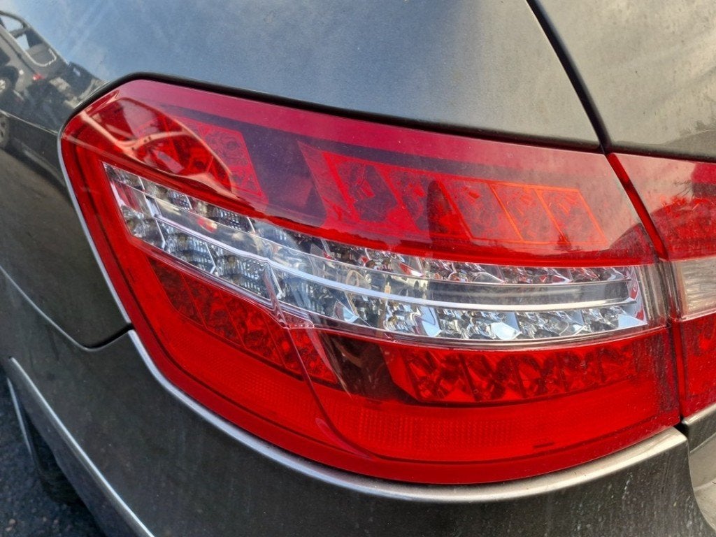 FEU ARRIÈRE GAUCHE Mercedes-Benz E (W212) (01-2009/12-2016), Mercedes-Benz, Utilisé, Dialog.mb@mercedes-benz.com, Mercedes-Benz AG