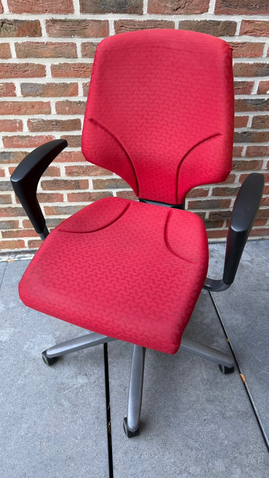 Giroflex 64 Ergonomische Bureaustoel –Rood-SwissTopkwaliteit, Maison & Meubles, Chaises de bureau, Enlèvement, Comme neuf, Gris