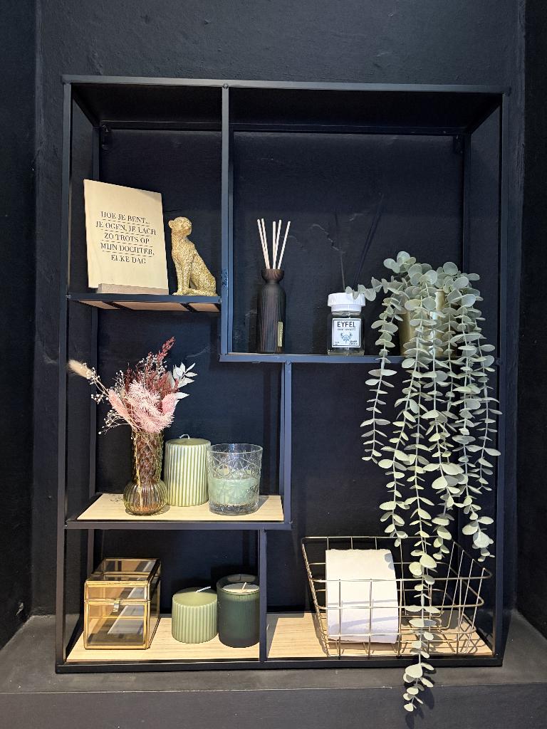 Wandrekje met houten planken, Huis en Inrichting, Woonaccessoires | Wandplanken en Boekenplanken, Ophalen, Zo goed als nieuw