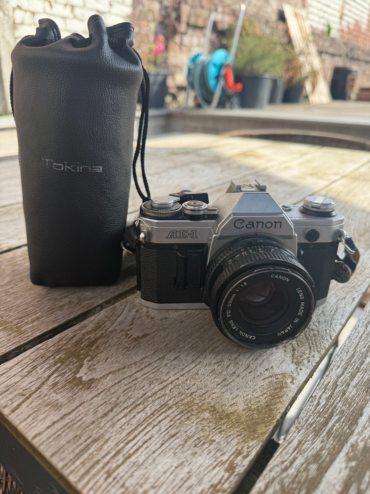 Canon AE-1 analoge camera + 2 lenzen + flitser, Audio, Tv en Foto, Ophalen of Verzenden, Zo goed als nieuw, Draagriem, Canon