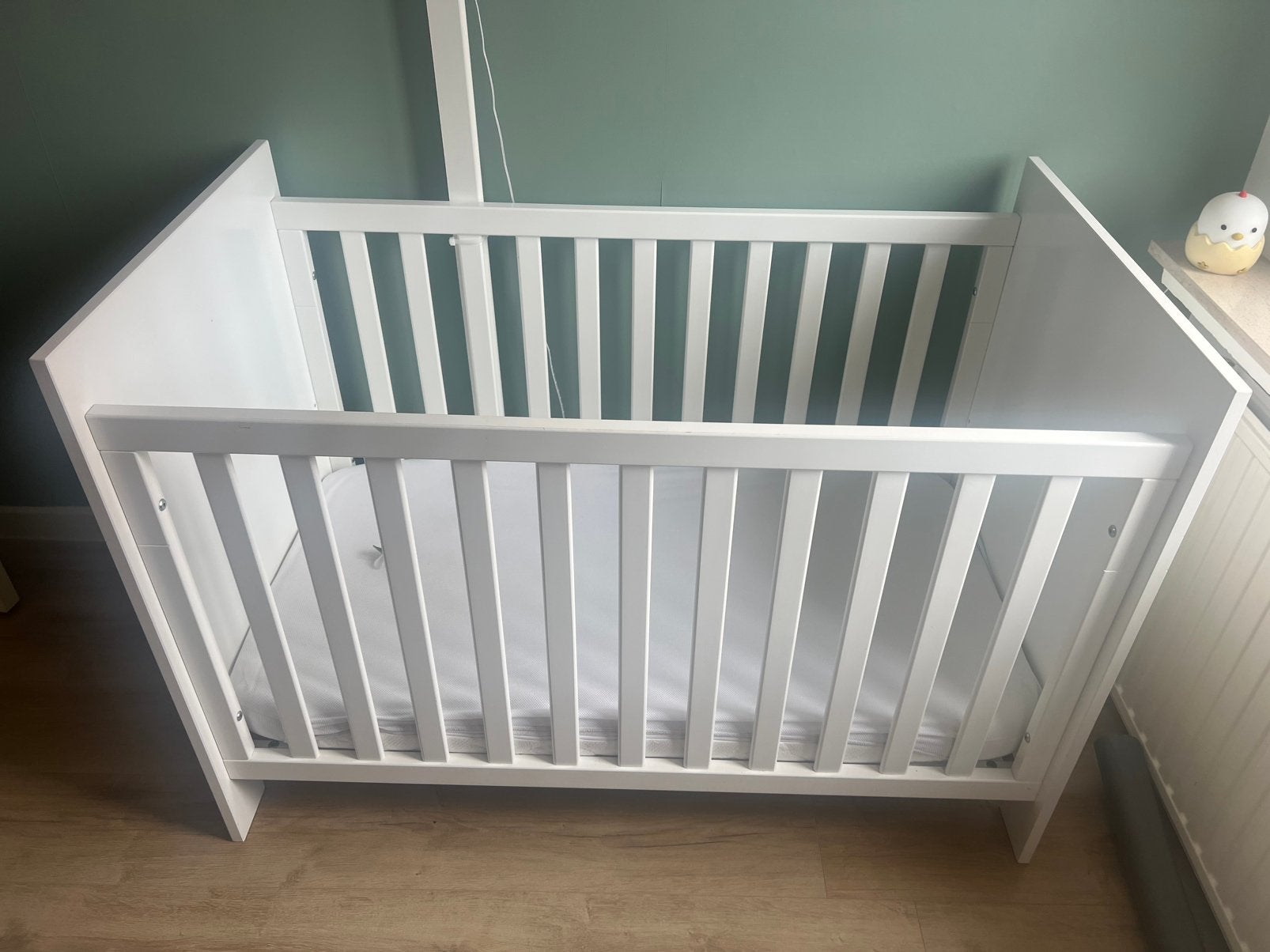 Kinderbedje + matras, Ophalen, Zo goed als nieuw