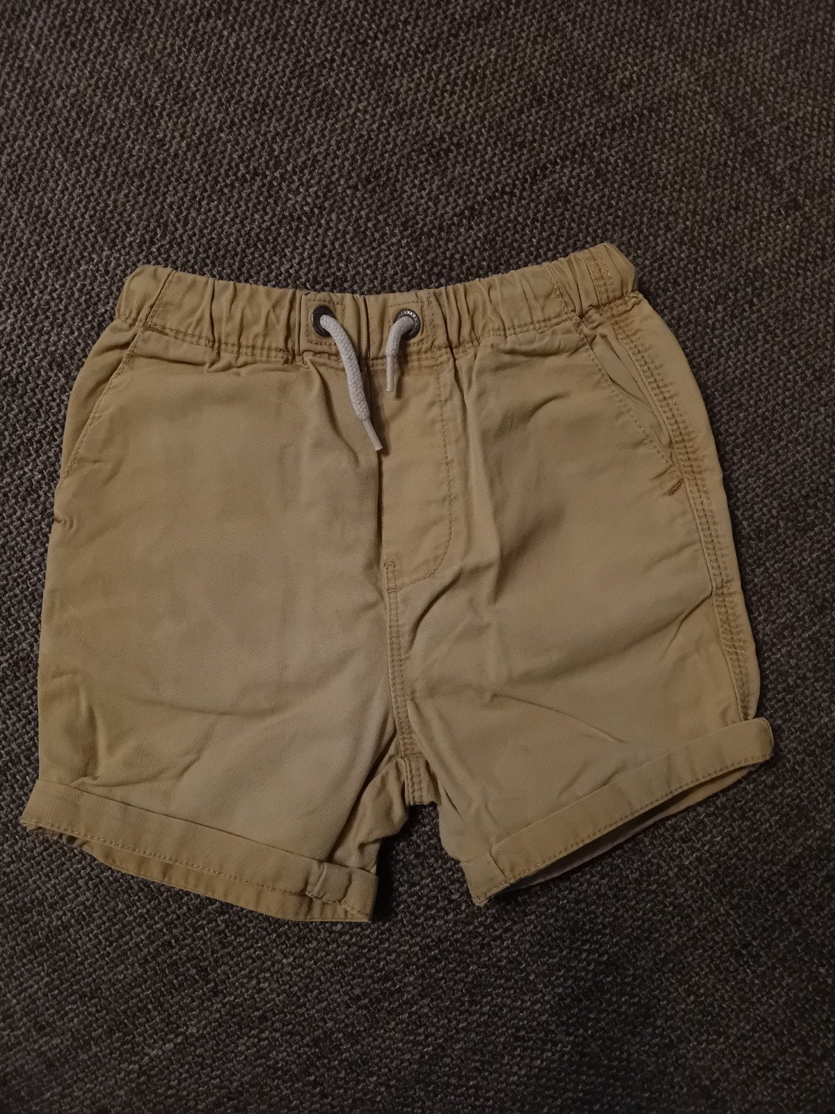 Beige short, Kinderen en Baby's, Kinderkleding | Maat 92, Broek, Ophalen of Verzenden, Zo goed als nieuw, Next