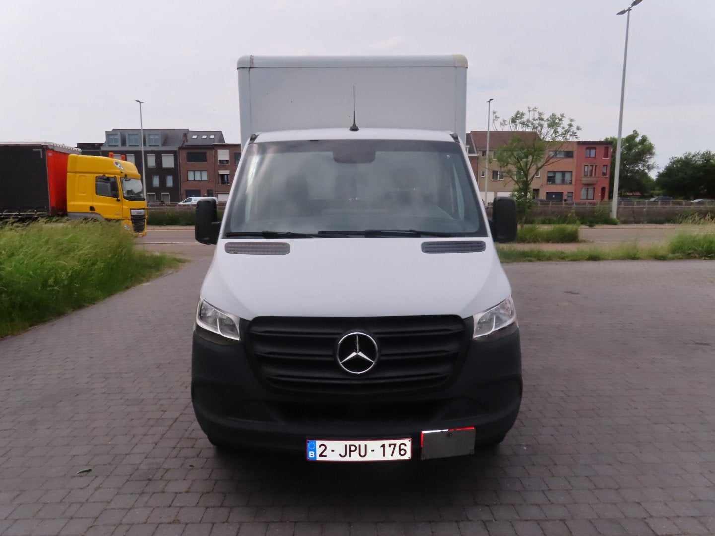 Bakwagen met lift Te huur automaat onbeperkte km’s, Autos, Achat, Euro 6, 3 places, Mercedes-Benz