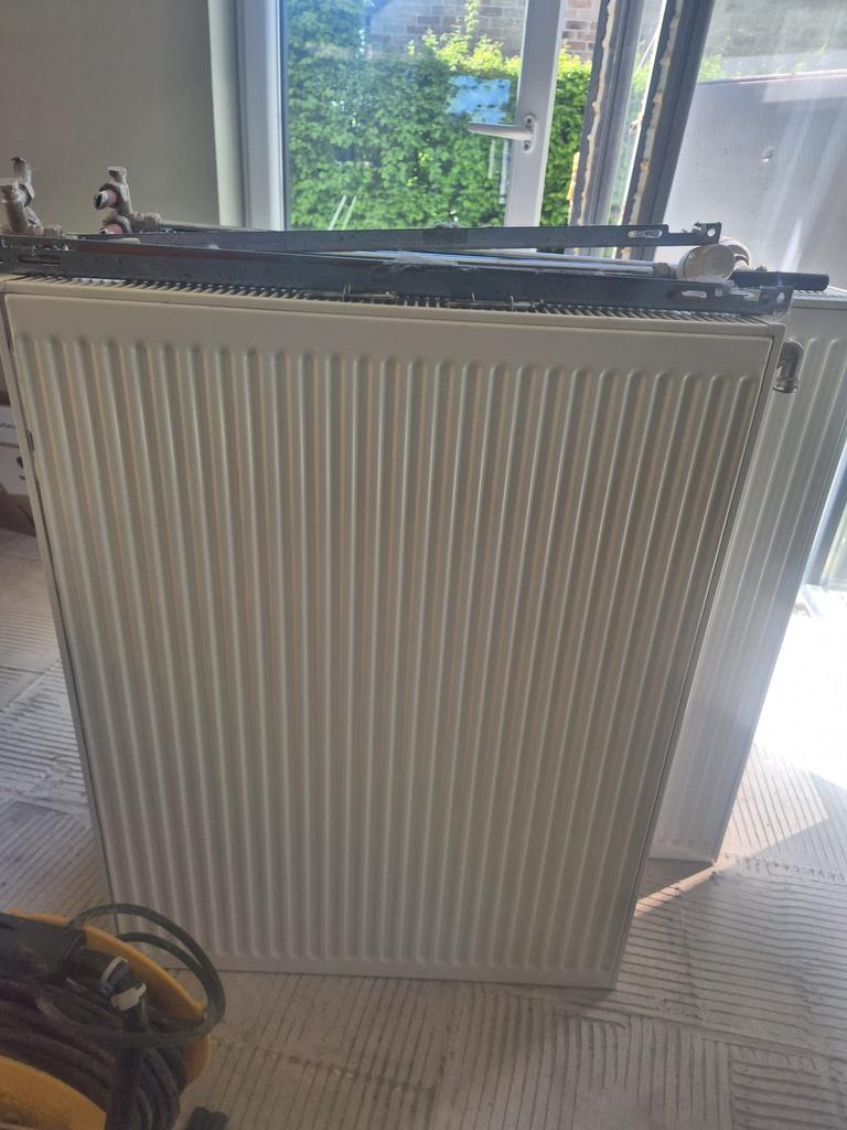 3 Radiateurs en fonte avec vanne thermostatique, Ophalen, Gebruikt, Radiator