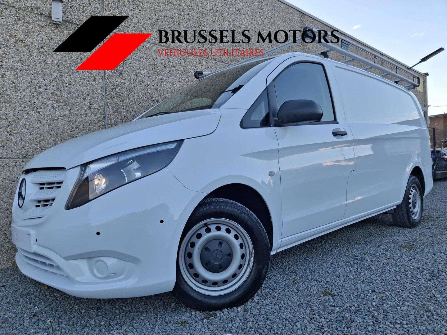 Mercedes-Benz Vito 116 AUTOMATIQUE (bj 2021), Auto's, Bestelwagens en Lichte vracht, Automaat, Stof, Gebruikt, Parkeersensor