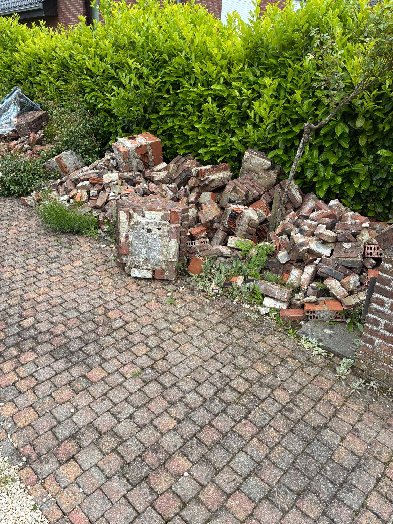 Steenpuin gratis, Enlèvement