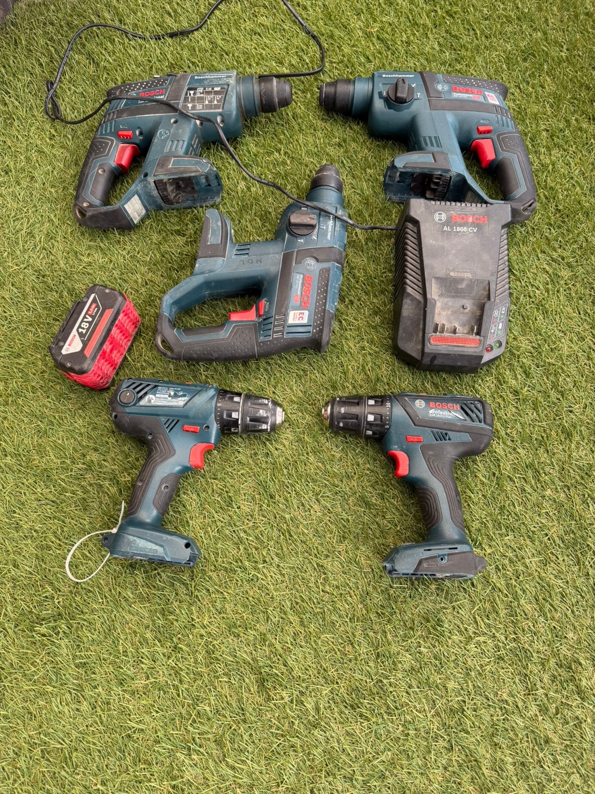 Bosch boor- en schroefmachine met lader en een batterij, Ophalen, Zo goed als nieuw, Boor- en Schroefmachine