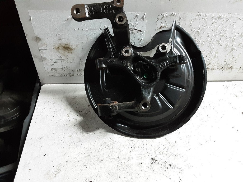 MOYEU DE ROUE ARRIÈRE DROIT Golf V (1K1) (1KO436N), Volkswagen, Mevr. I. Hauben, Utilisé, Rue de l'Espoir 34 34
4030  GRIVEGNÉE, BE
