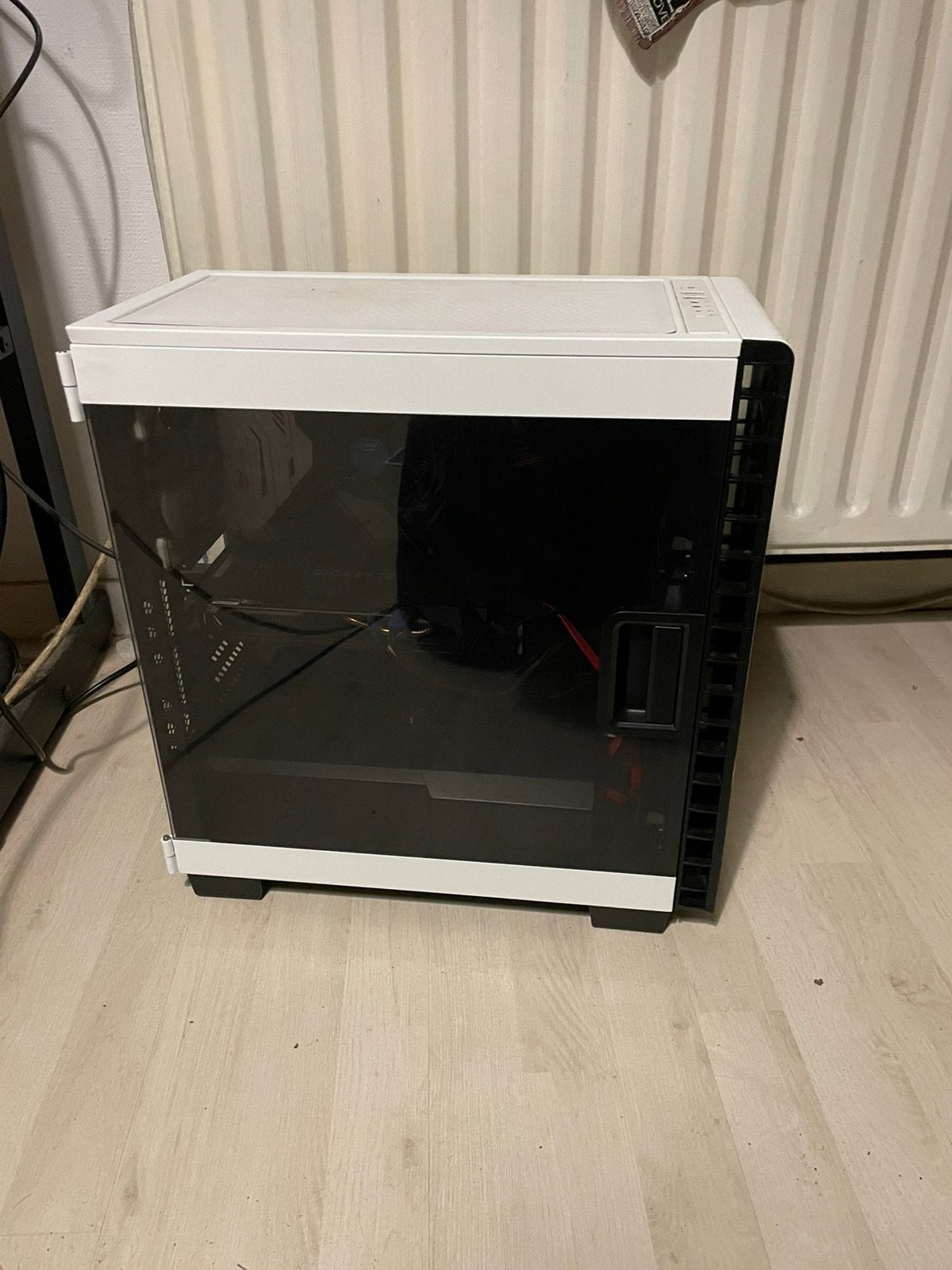 Witte gaming pc, Games en Spelcomputers, Ophalen, Zo goed als nieuw