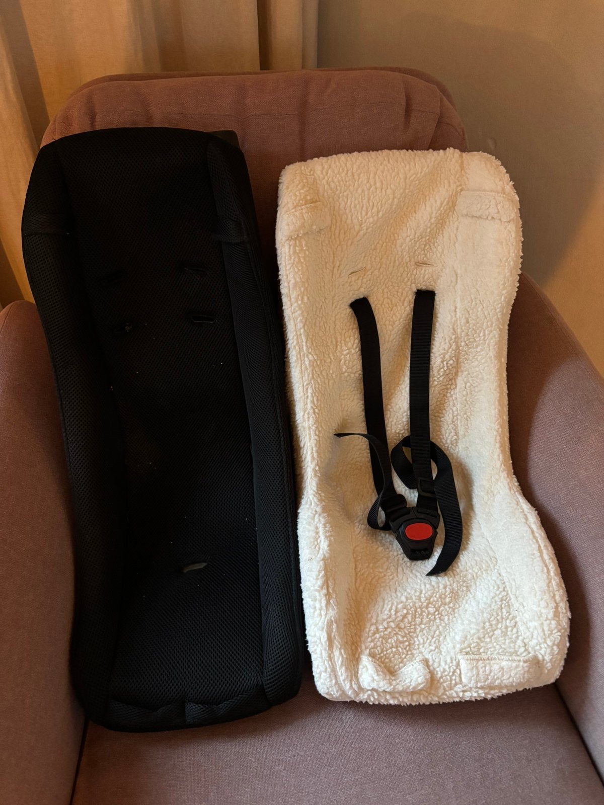 2X babyschelp voor fietskar/bakfiets, Vélos & Vélomoteurs, Enlèvement, Comme neuf