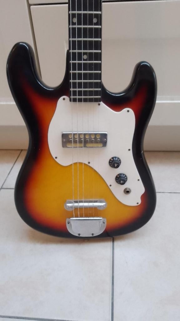 gitaar + versterker +box, Muziek en Instrumenten, Ophalen, Gebruikt, Gitaar, 100 watt of meer