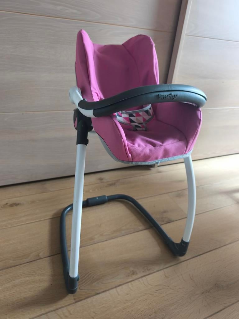 Chaise haute poupée marque Smoby rose solide!
