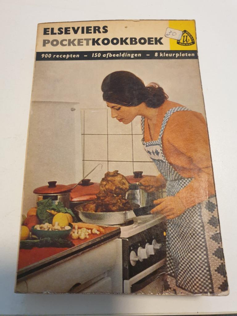 Vintage ELSEVIERS POCKETKOOKBOEK 900 recepten uit 1962, Boeken, Kookboeken, Ophalen of Verzenden, Zo goed als nieuw, Nakken- Rövekamp