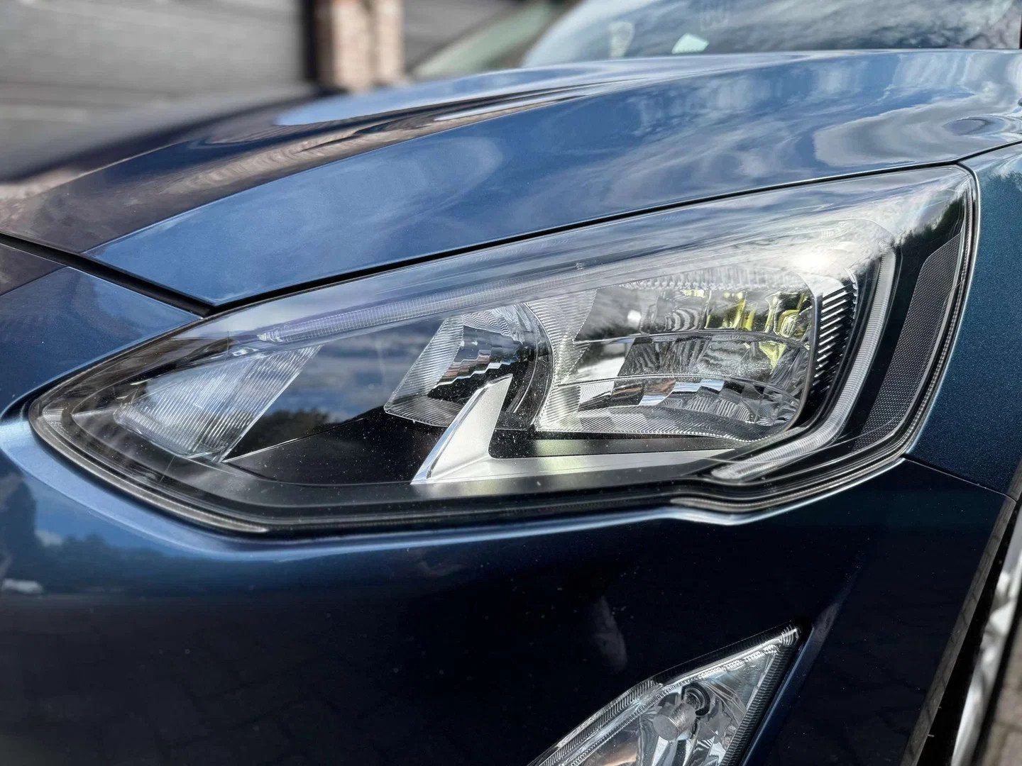 Ford Focus | CLIPPER | FULL LED | NAVI | CARPLAY | CAMERA |, Focus, Stof, 4 cilinders, 1404 kg