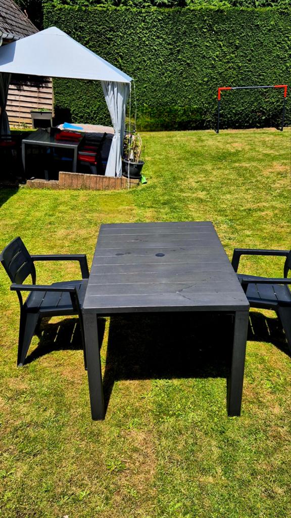 Table de jardin et 2 chaises, Jardin & Terrasse, Chaise, Synthétique, Utilisé, Sets de jardin