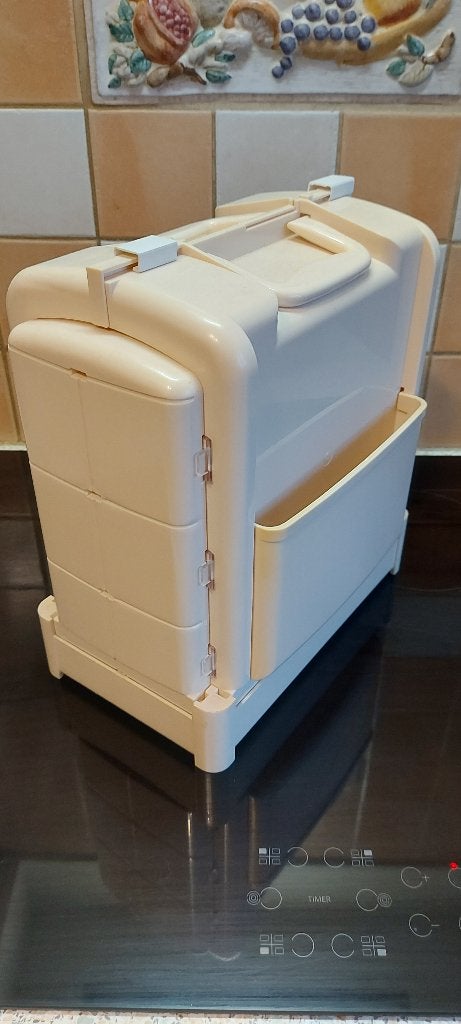 RETRO-VINTAGE! Compact gerieflijke naaikoffer. ZELDZAAM!, Hobby en Vrije tijd, Naaien en Fournituren, Ophalen, Nieuw, Overige typen