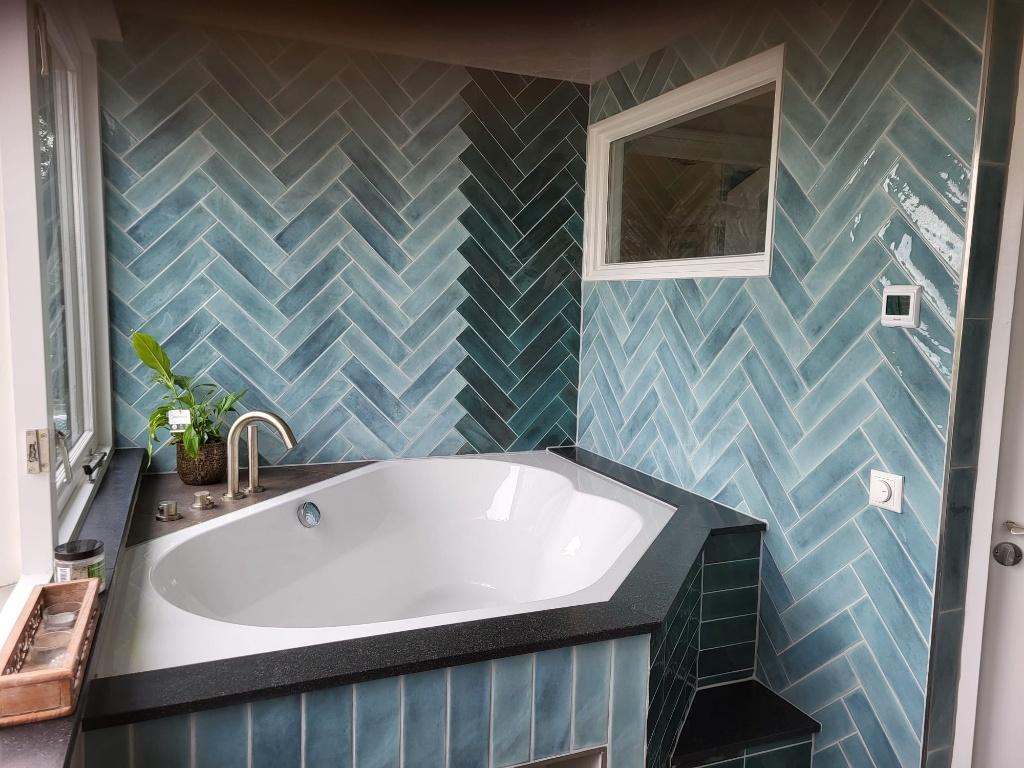 Turquoise badkamertegels - badkamer tegels turquoise - tegel, Articles professionnels, Machines & Construction | Abris de chantier & Conteneurs