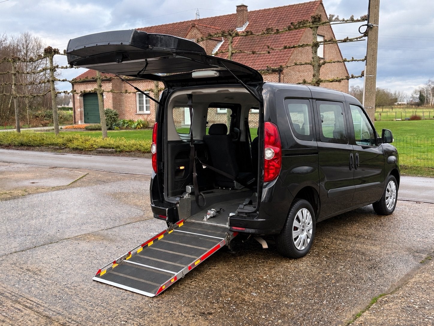 ♿️Opel Combo 1.6D Rolstoel Invalide Mindervalide TPMR, Auto's, Monovolume, Euro 6, Bedrijf, Te koop