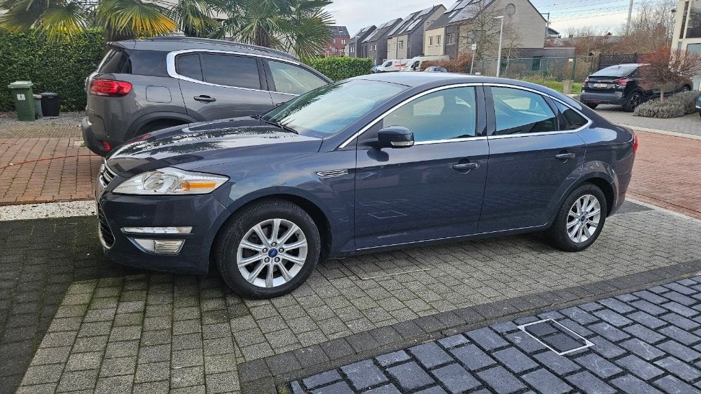 Ford Mondeo Titanium! 1.6TDCi €5! 103km Distri & kat Nieuw!!, Voorwielaandrijving, Euro 5, Stof, Zwart