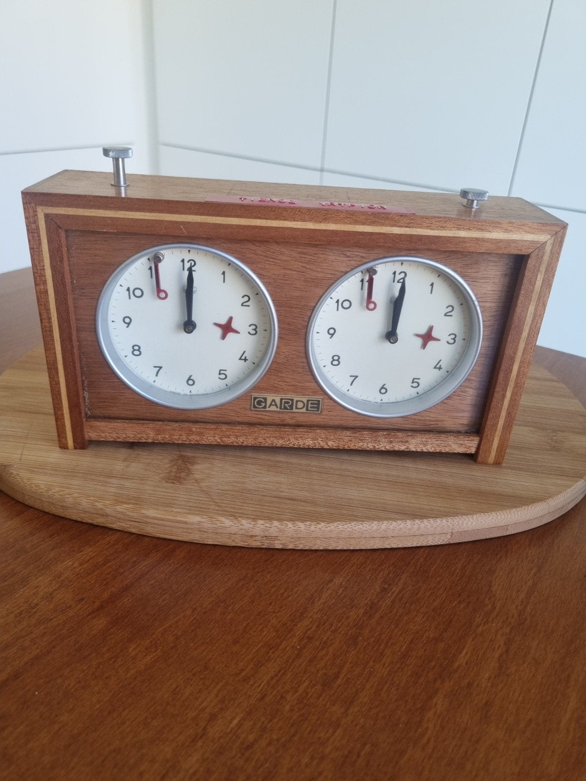 Garde klassieke mechanische schaakklok, Antiek en Kunst, Ophalen
