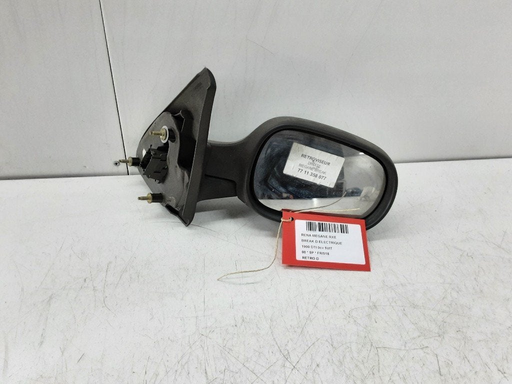 RETROVISEUR EXTERIEUR DROIT Megane Break / Grandtour (KA), Renault, Mevr. I. Hauben, Utilisé, Rue de l'Espoir 34 34
4030  GRIVEGNÉE, BE