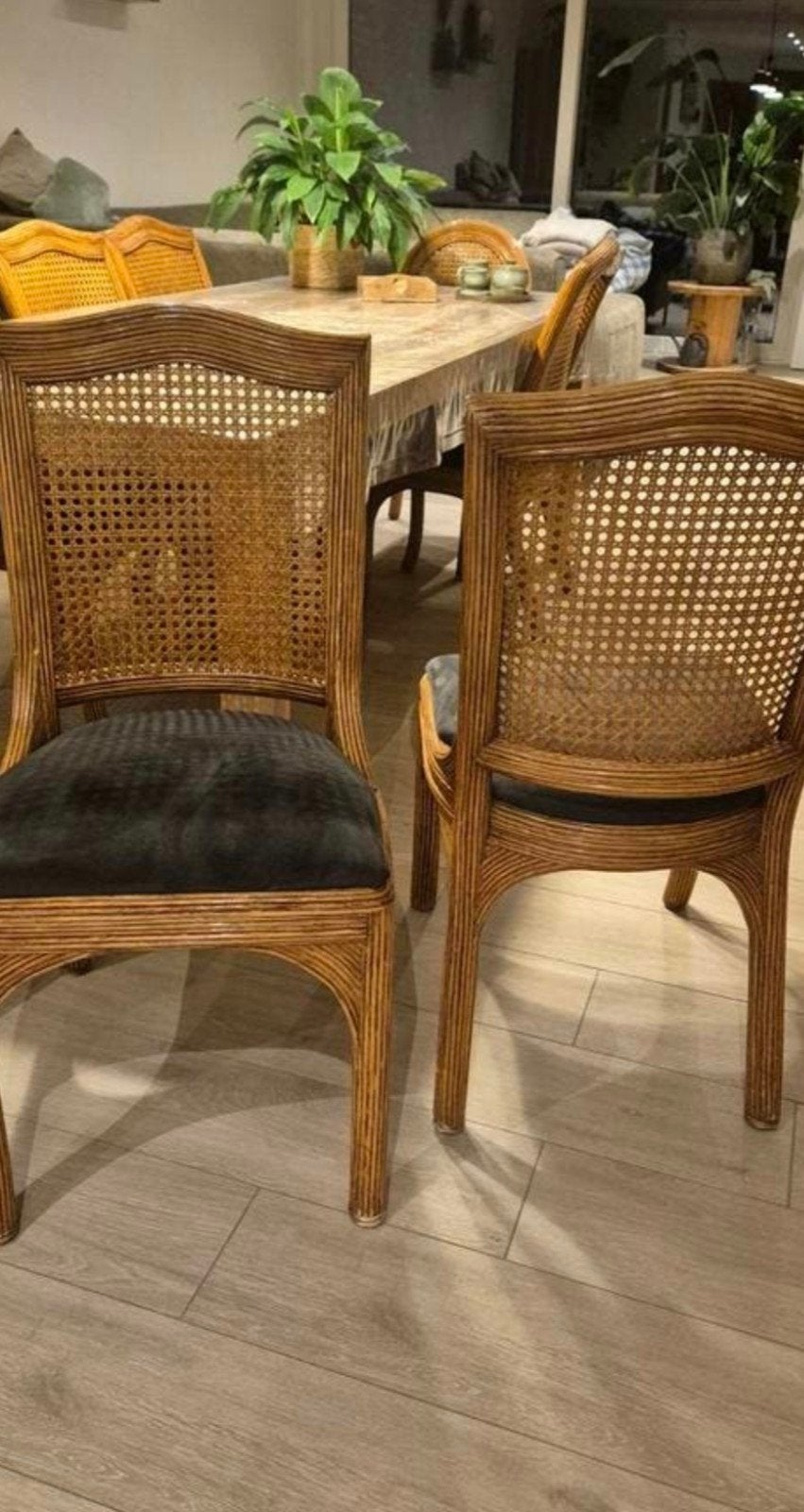 8 stoelen, Ophalen