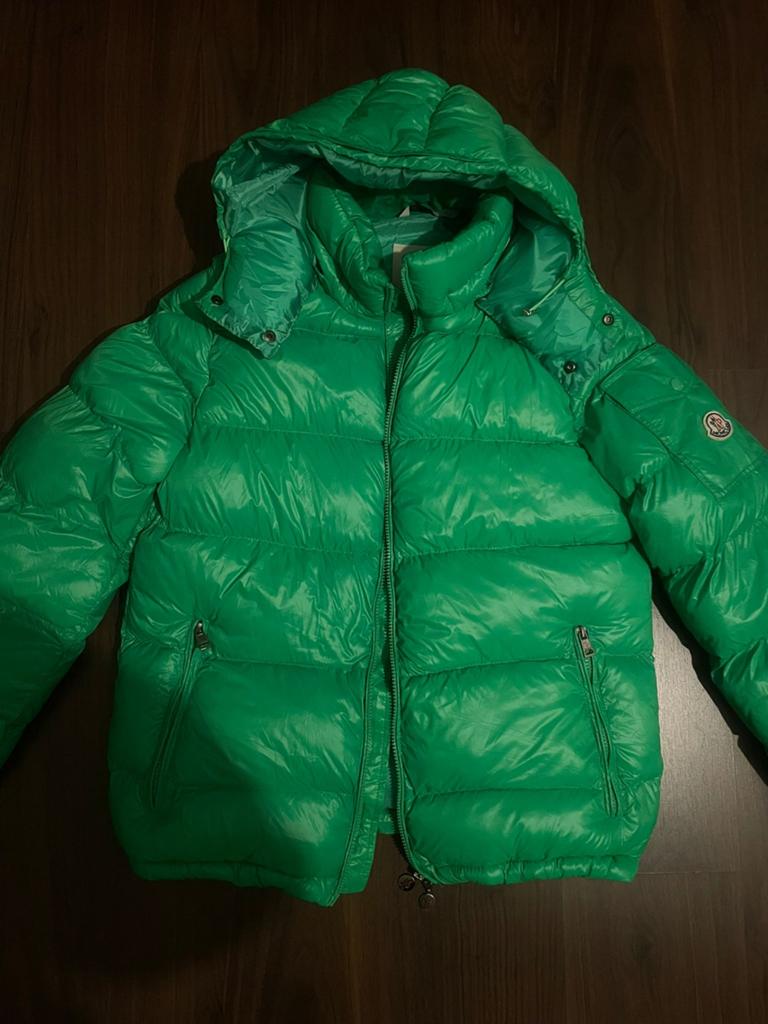 Moncler jas, Ophalen, Nieuw, Maat 48/50 (M)