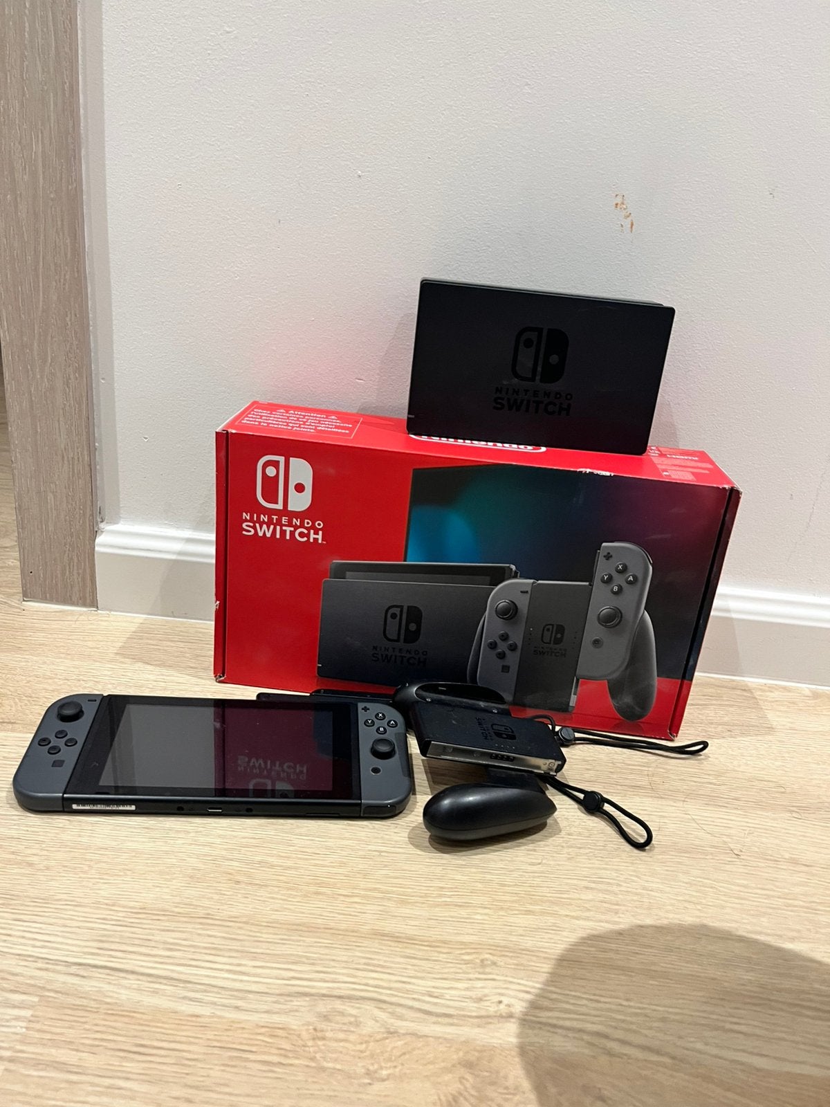 Nintendo Switch compleet met doos + alle accessoires, Neuf, Avec 1 manette, Enlèvement, Switch Original