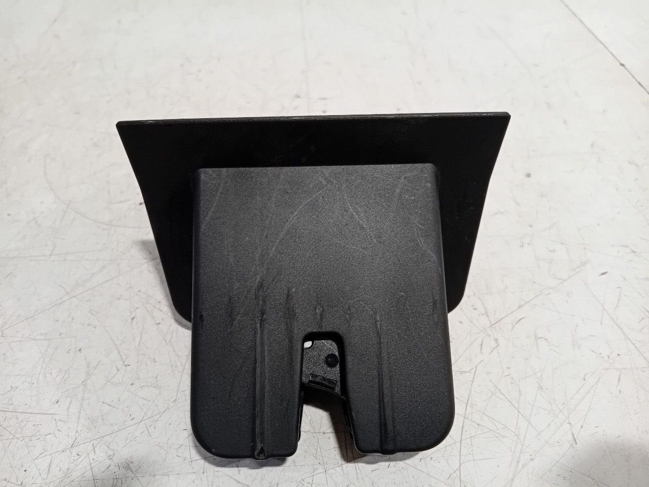 Slot mechaniek kofferdeksel achterklep elektrisch Audi A3, Onderdelen@venauto.nl, Van der Ven Autorecycling B.V., Ettenseweg 76, 4706 PB Roosendaal, The Netherlands
