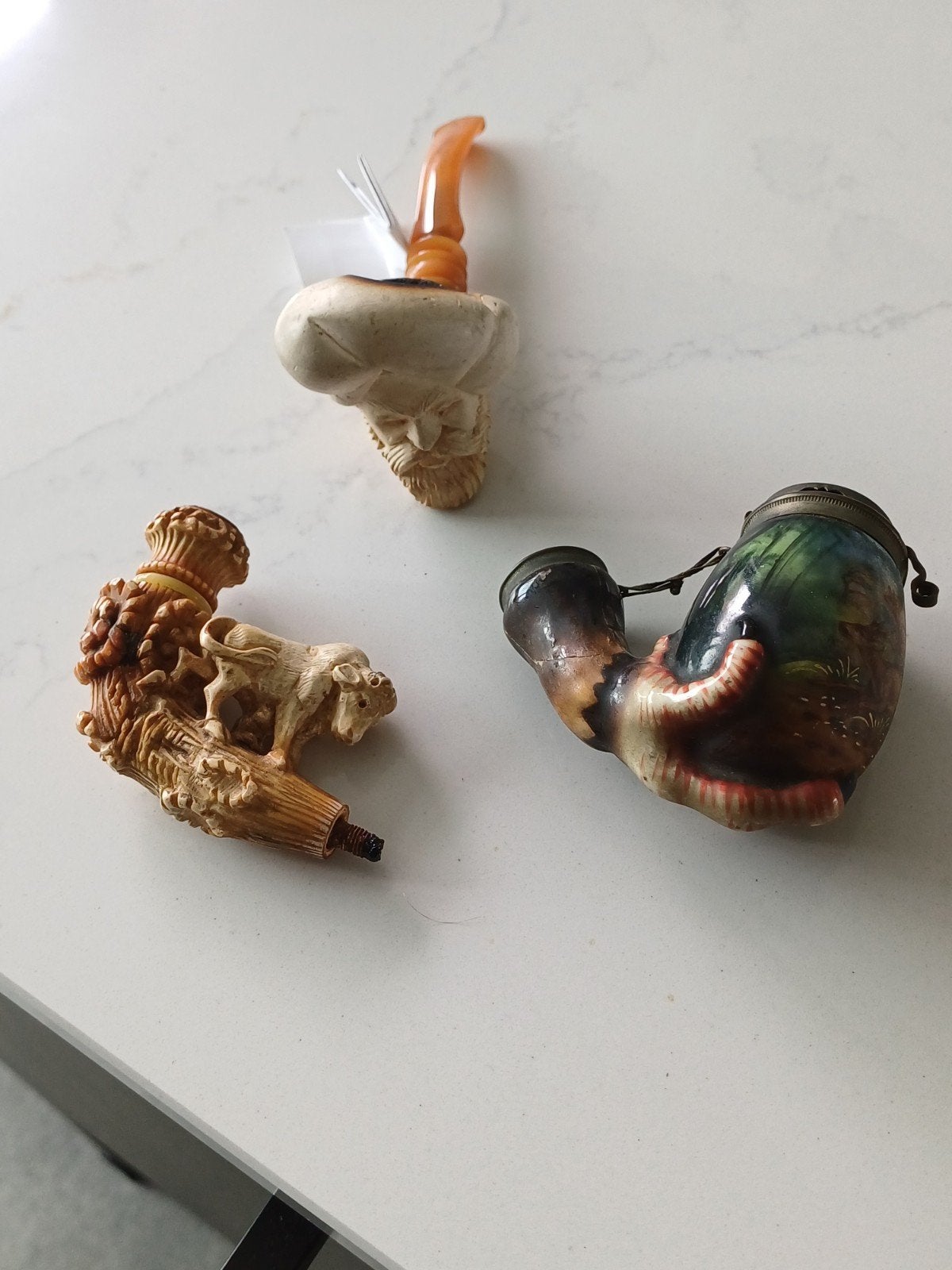 2 meerschuim pijpen en eentje porselein, Collections, Articles de fumeurs, Briquets & Boîtes d'allumettes, Enlèvement ou Envoi