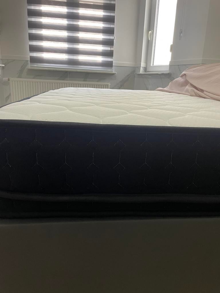 Matras 160/200, Ophalen, Zo goed als nieuw, Matras