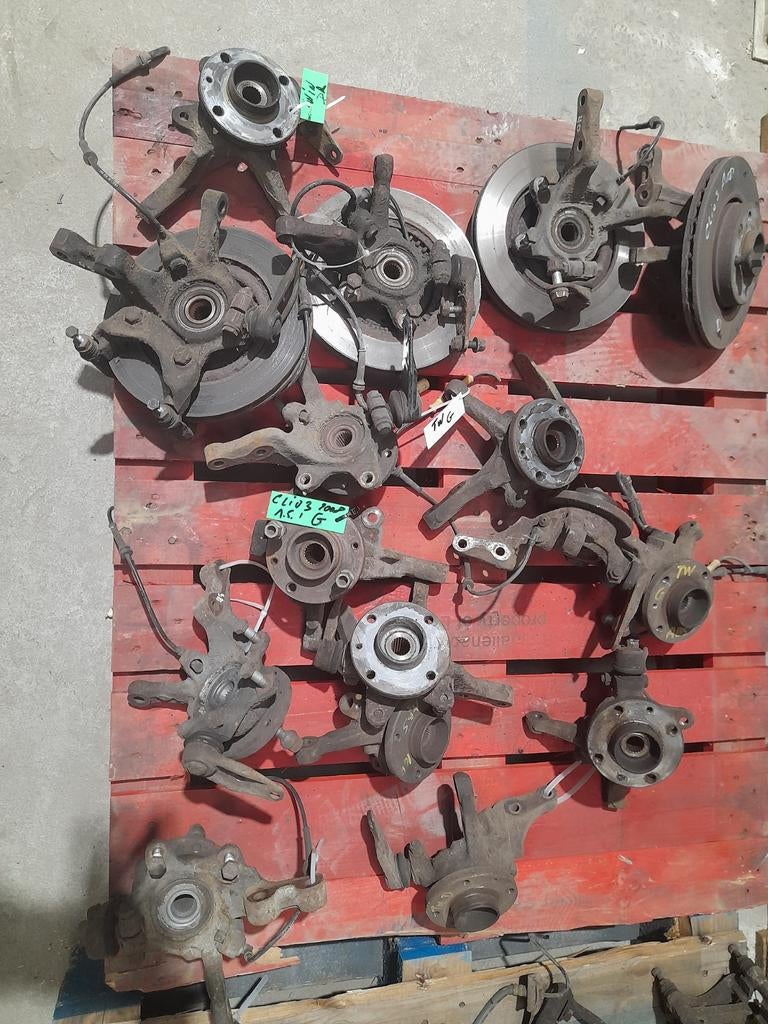 Moyeux de roues pour  RENAULT  TWINGO 1 CLIO 2 et CLIO 3, Enlèvement ou Envoi, Utilisé, Renault