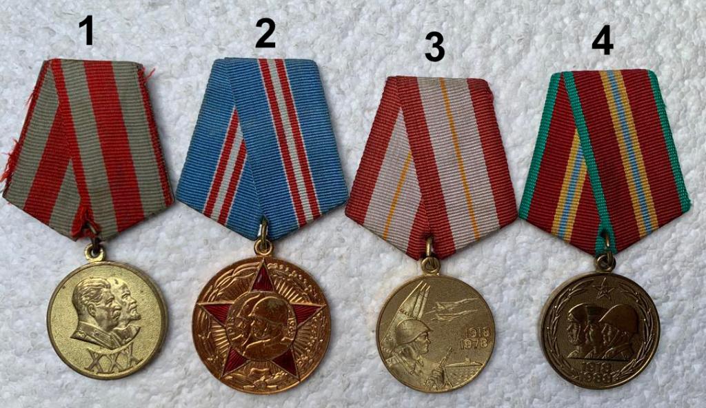 Medailles, 4X USSR Verjaardag Sovietleger-Marine 30+50+60+70, Collections, Objets militaires | Général, Armée de terre, Enlèvement ou Envoi