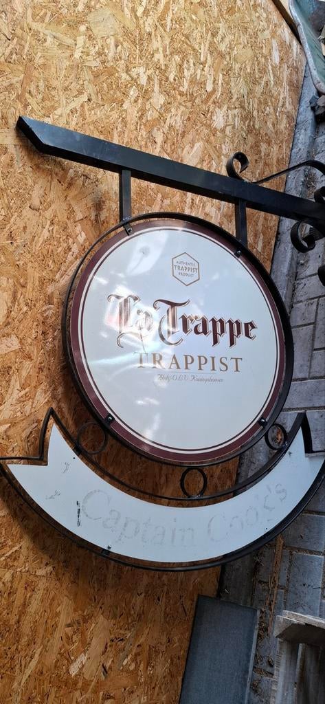Reclamebord hangbord La trappe, Ophalen, La Trappe