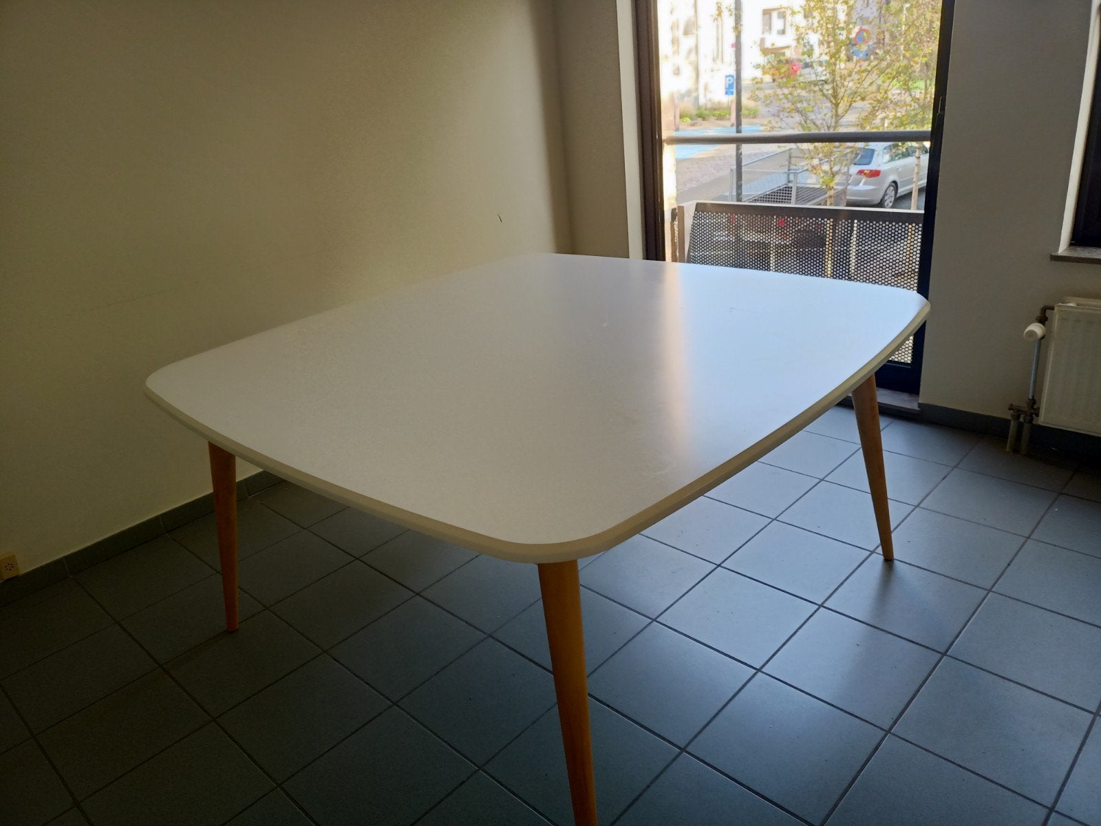vierkante tafel, Ophalen