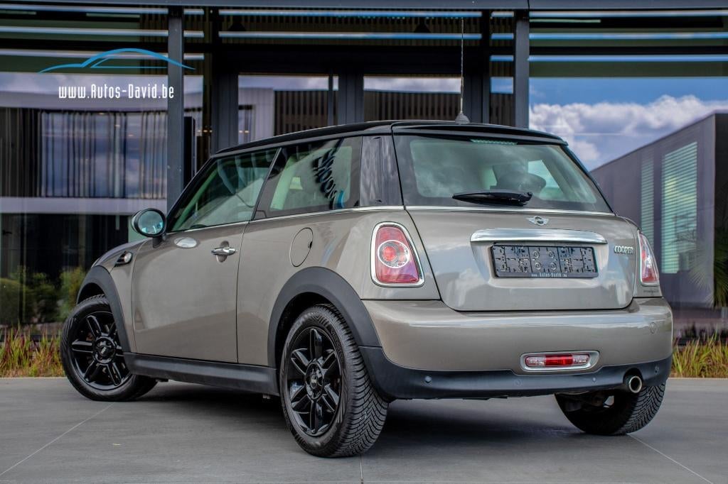 Mini Cooper 1.6i / AIRCO / ISOFIX / PARKEERSENSOREN !, Auto's, Stof, Zwart, 4 cilinders, 127 g/km