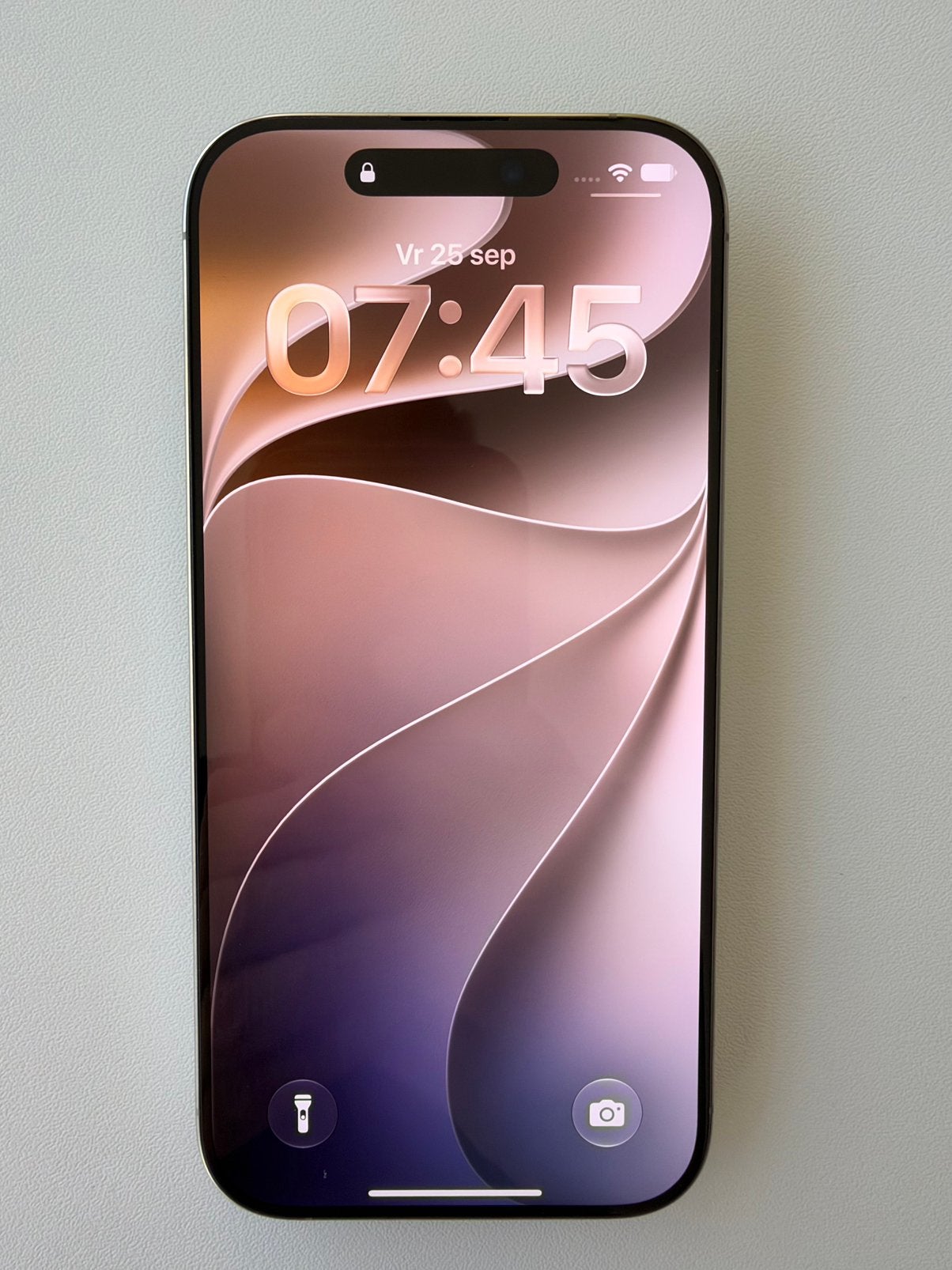 iPhone 16 Pro 256 Go - Titane naturel - Parfait état, Télécoms, Enlèvement ou Envoi, Utilisé, Sans abonnement, Sans simlock