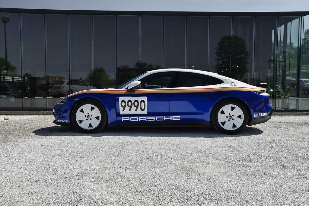 Porsche Taycan 4S 'DAKAR LOOK' Double Display Surround View, Autos, Cuir, Argent ou Gris, Achat, Noir