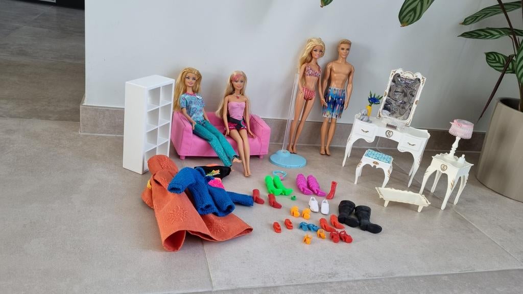 Set Barbie en Sindy spulletjes, in hele mooie staat., Ophalen