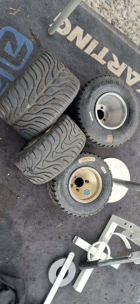 regenvelgen + band karting, Sport en Fitness, Karting, Ophalen, Gebruikt, Onderdelen Kart