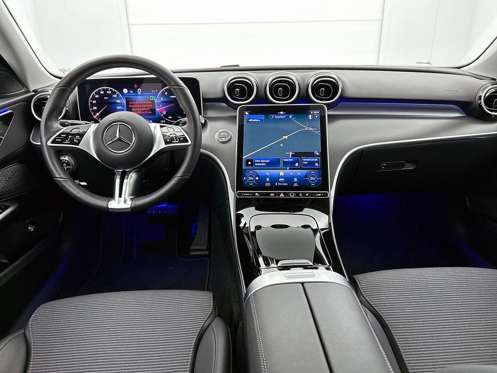 Mercedes-Benz C-Klasse 180 Berline Luxury Line Smartphone In, Autos, 144 g/km, Argent ou Gris, Achat, 1800 kg