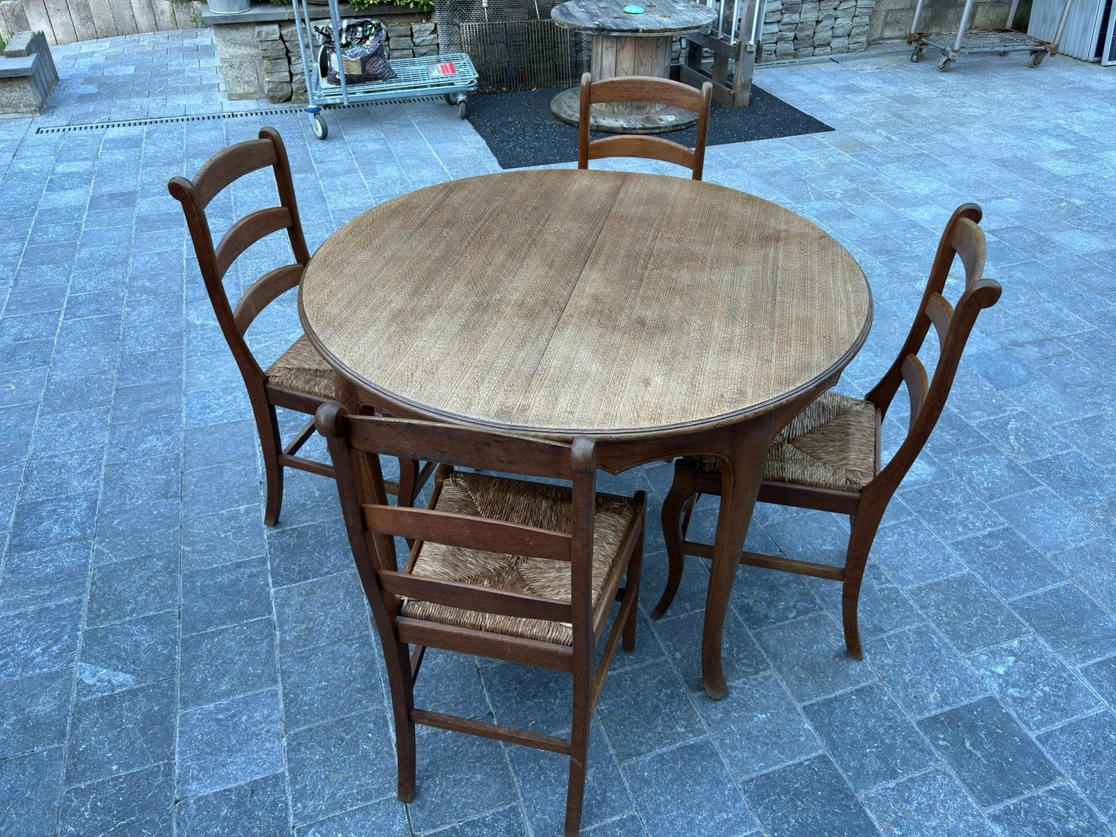 Table ronde avec allonge et chaises en chêne, Maison & Meubles, 100 à 150 cm, Quatre personnes, Rond, 100 à 150 cm