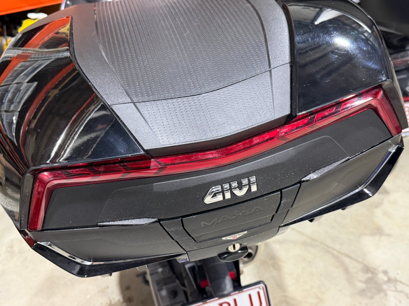 GIVI V58 Maxia 5 topkoffer UNIVERSEEL, Motoren, Ophalen of Verzenden, Zo goed als nieuw