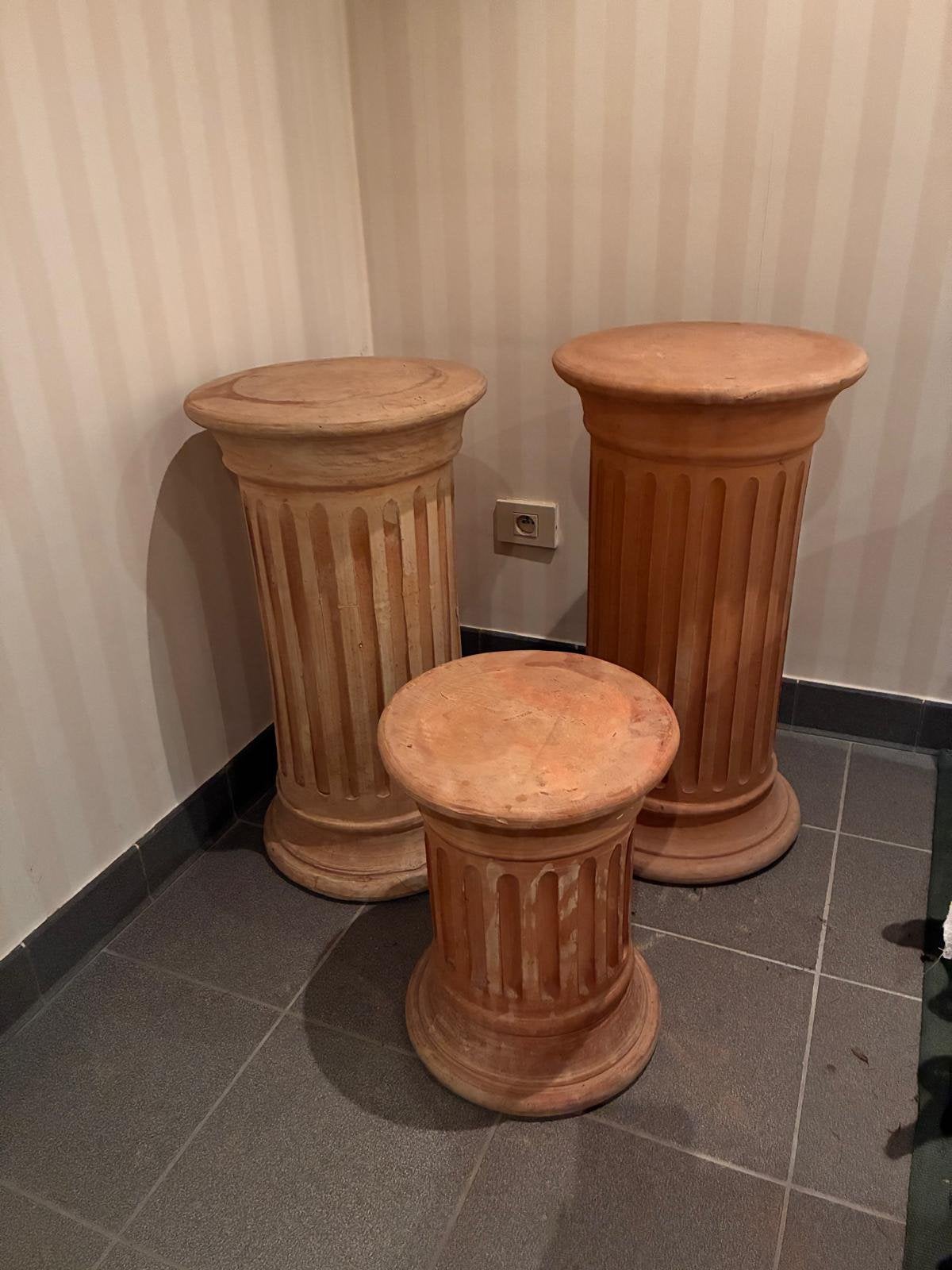 Zuilen in terracotta. 70cm en 40cm. Diameter 40cm, Ophalen, Zo goed als nieuw