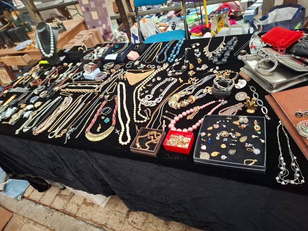 Lot bijoux quelques un en argent reste plaque'