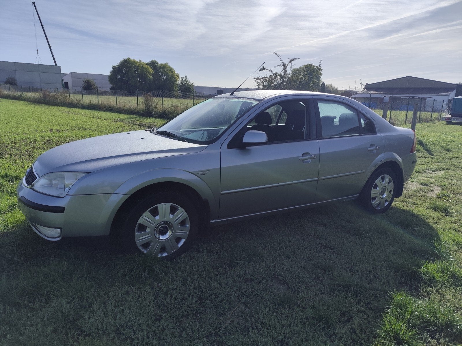 magnifique Ford Mondeo 1.8i 128dkm approuvée par le 1er prop, Autos, Entreprise, Essence, Achat, https://public.car-pass.be/verify/4264-7321-5611